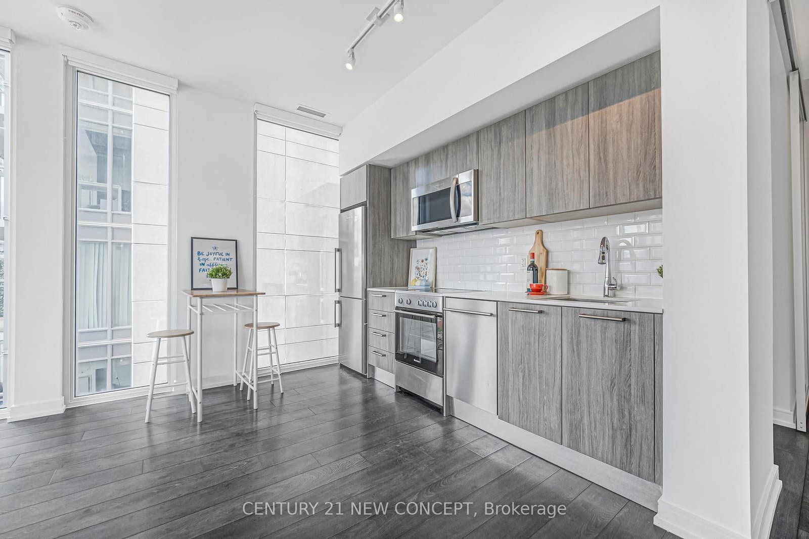 28 Wellesley Street E, Unit 1902 thumbnail 9