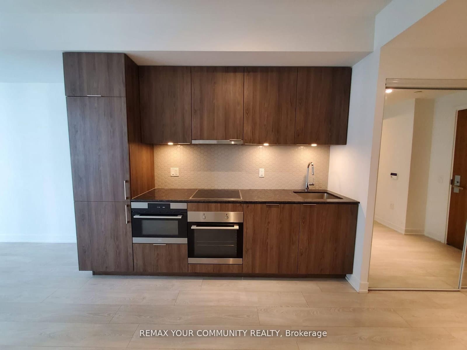 15 Queens Quay E, Unit 408 thumbnail 3