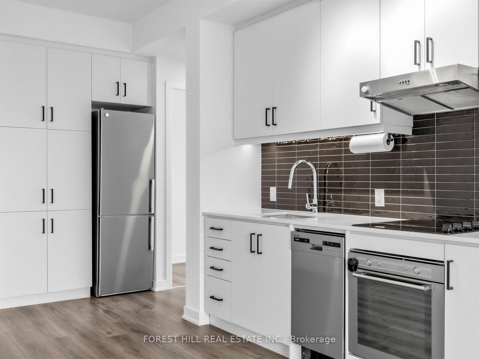 9 Tecumseth Street, Unit 807 thumbnail 4