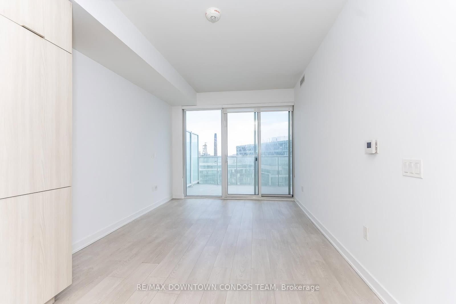 15 Queens Quay E, Unit 1410 thumbnail 12