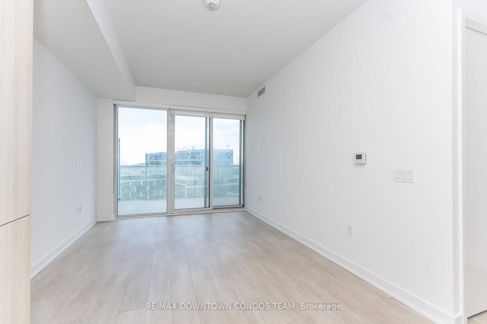 15 Queens Quay E, Unit 1410 thumbnail 13