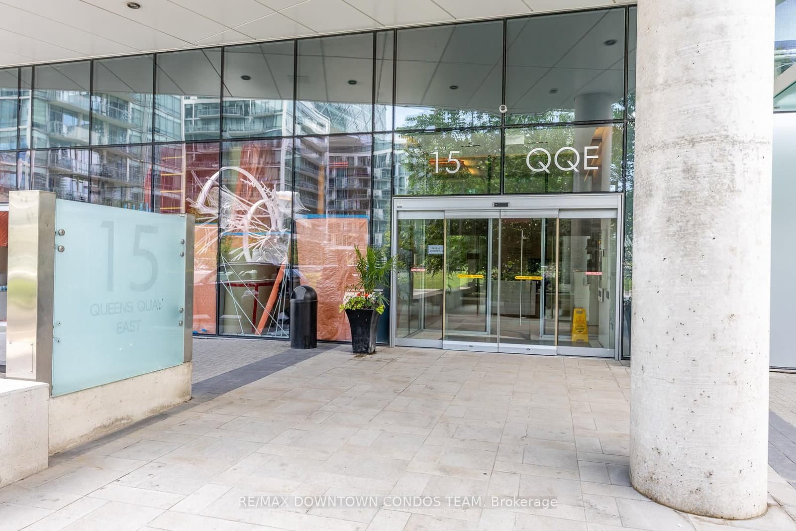 15 Queens Quay E, Unit 1410 thumbnail 2