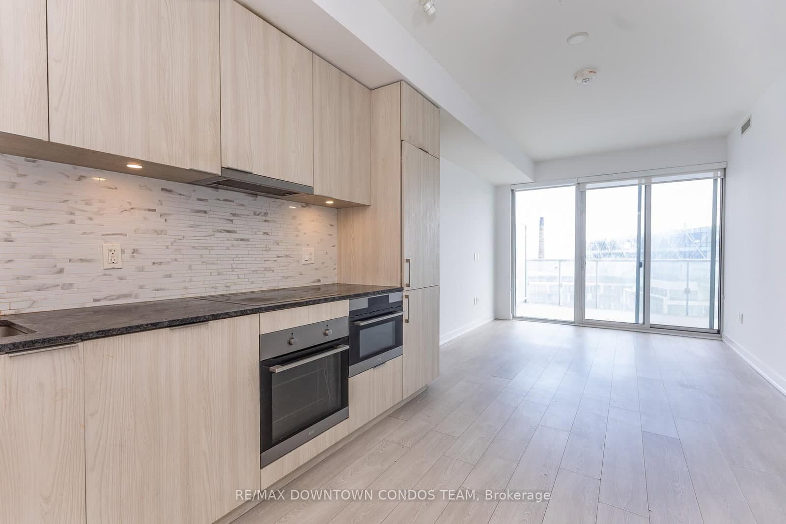 15 Queens Quay E, Unit 1410 thumbnail 7