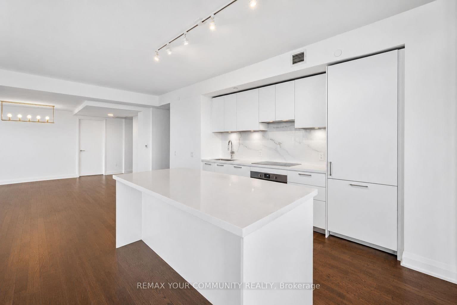 33 Frederick Todd Way, Unit 1305 thumbnail 10