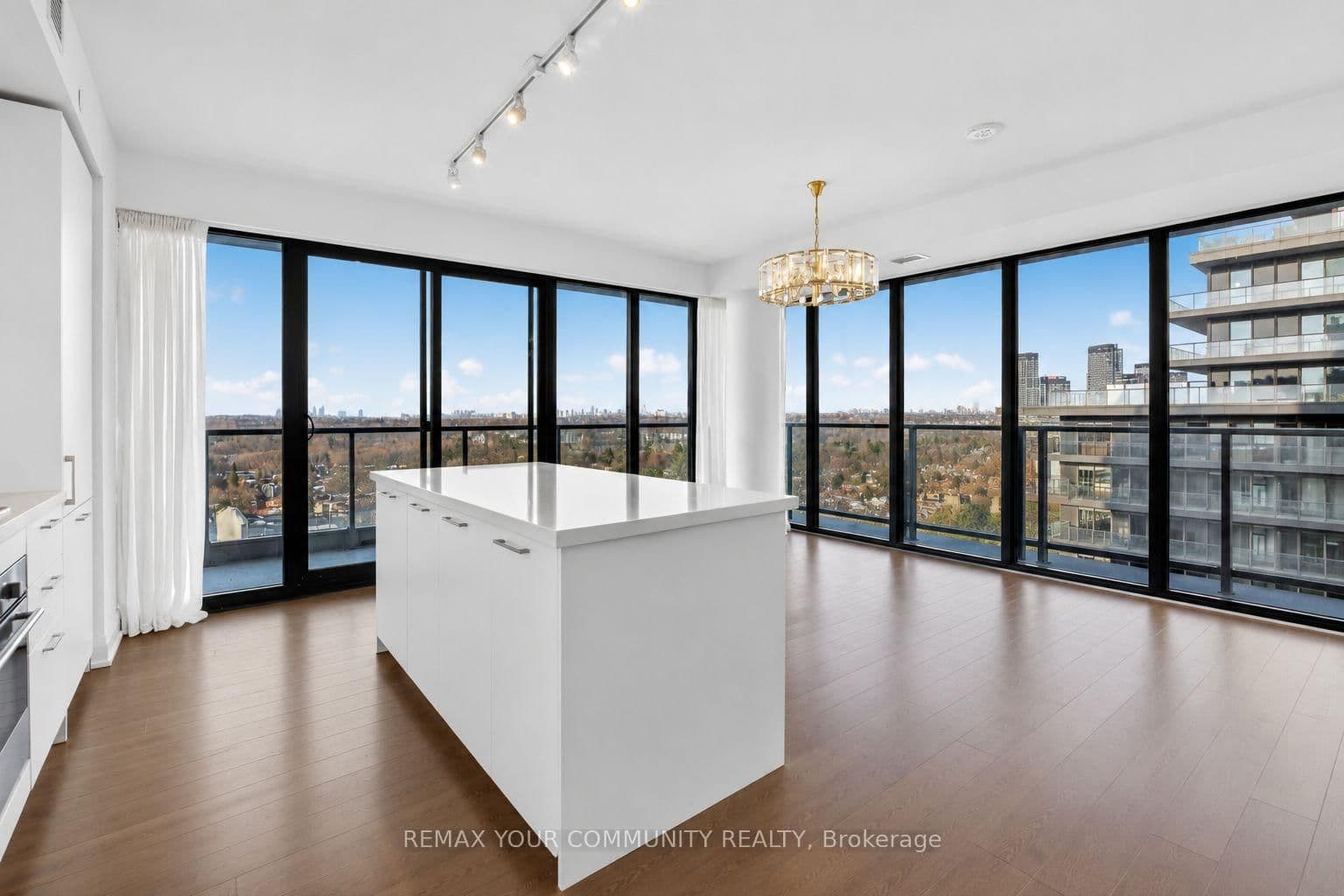 33 Frederick Todd Way, Unit 1305 thumbnail 6