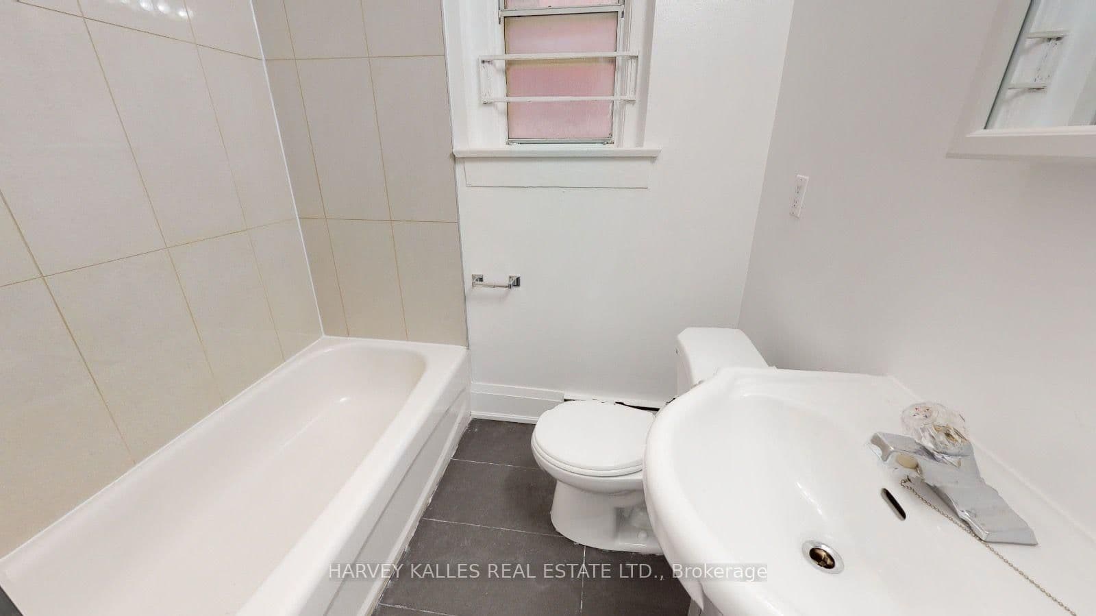 1065 Bathurst Street, Unit 2 thumbnail 12