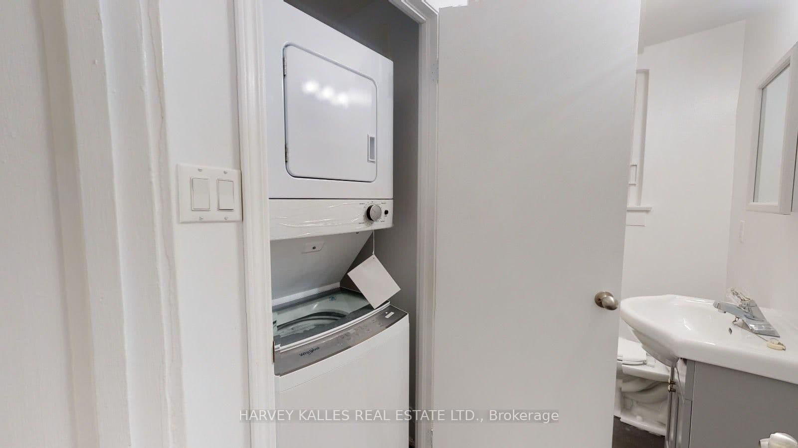1065 Bathurst Street, Unit 2 thumbnail 13