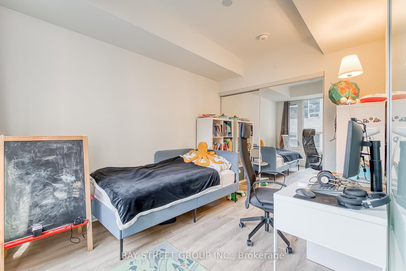 158 FRONT Street E, Unit 210 thumbnail 15