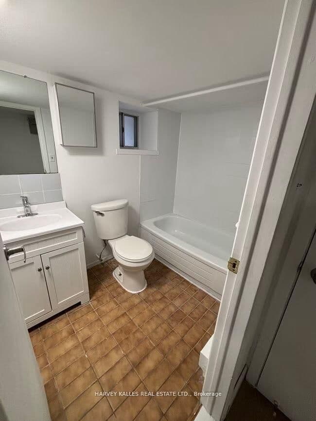 1215 Bathurst Street, Unit 3 thumbnail 6
