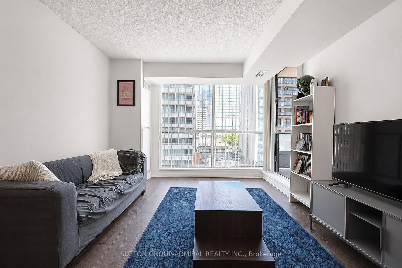 111 Elizabeth Street, Unit 905 thumbnail 10