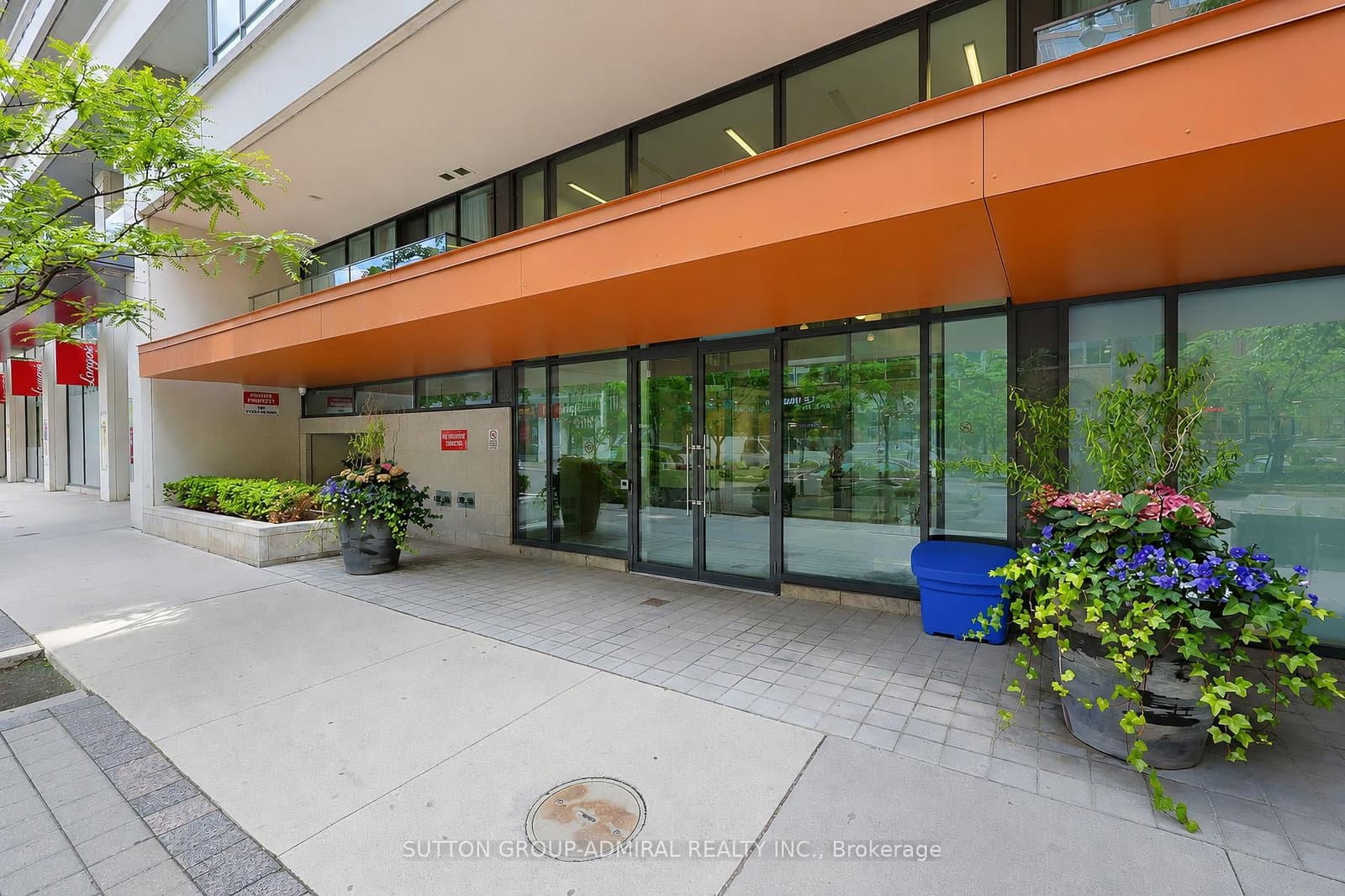 111 Elizabeth Street, Unit 905 thumbnail 2