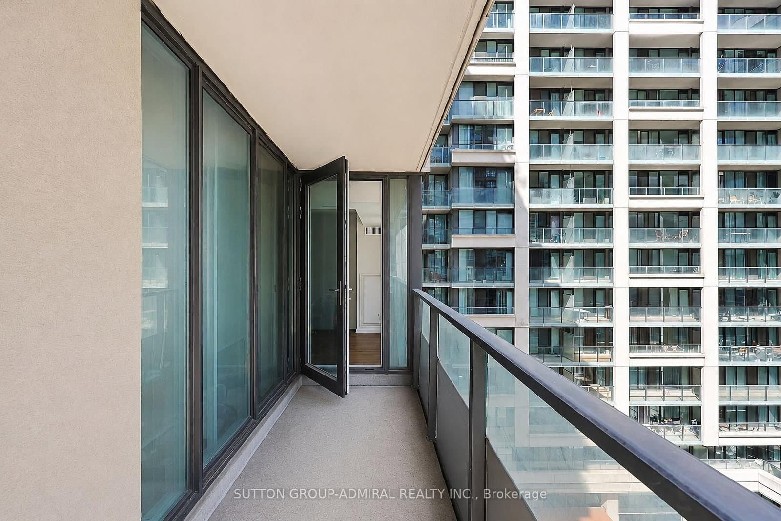 111 Elizabeth Street, Unit 905 thumbnail 20