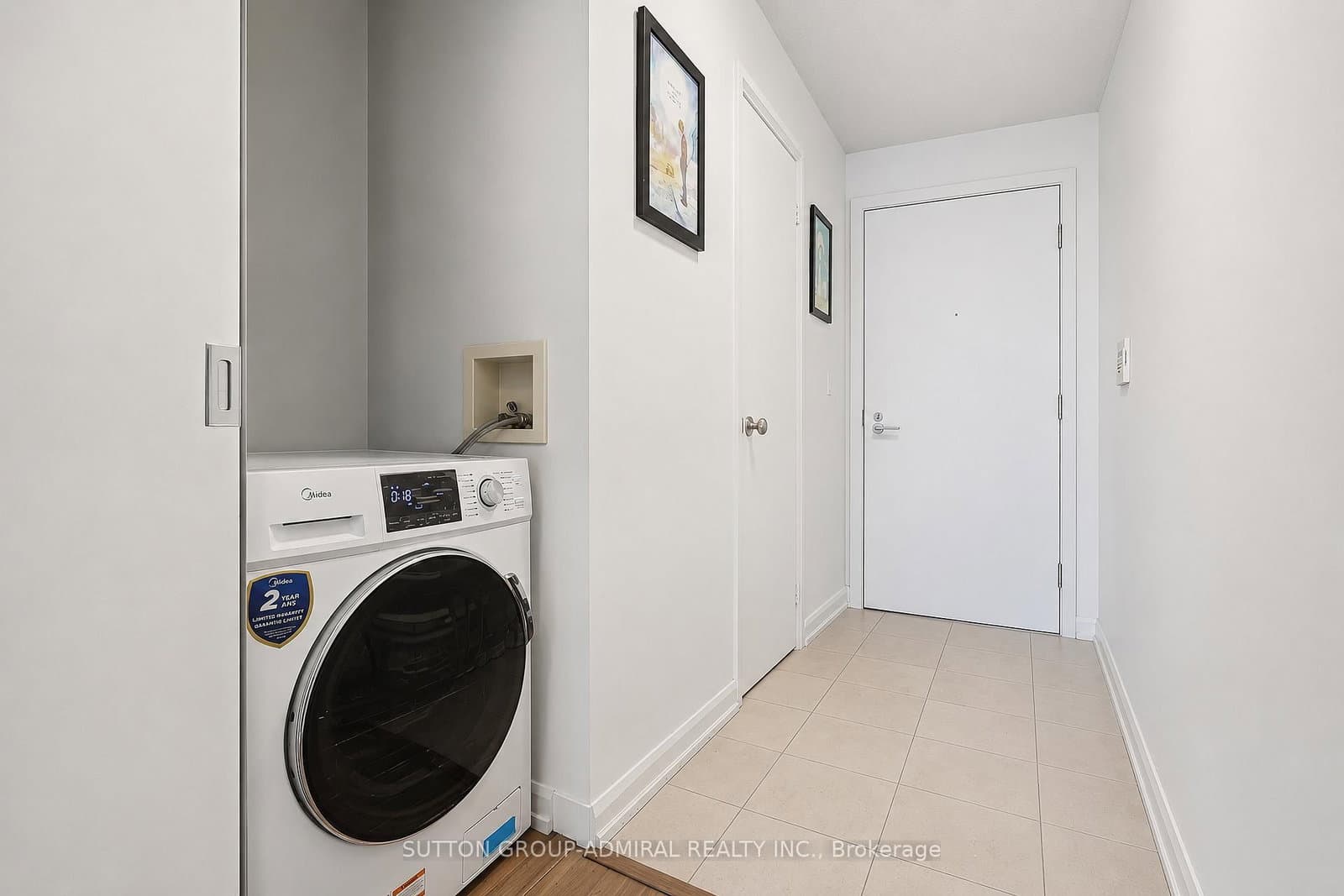 111 Elizabeth Street, Unit 905 thumbnail 4
