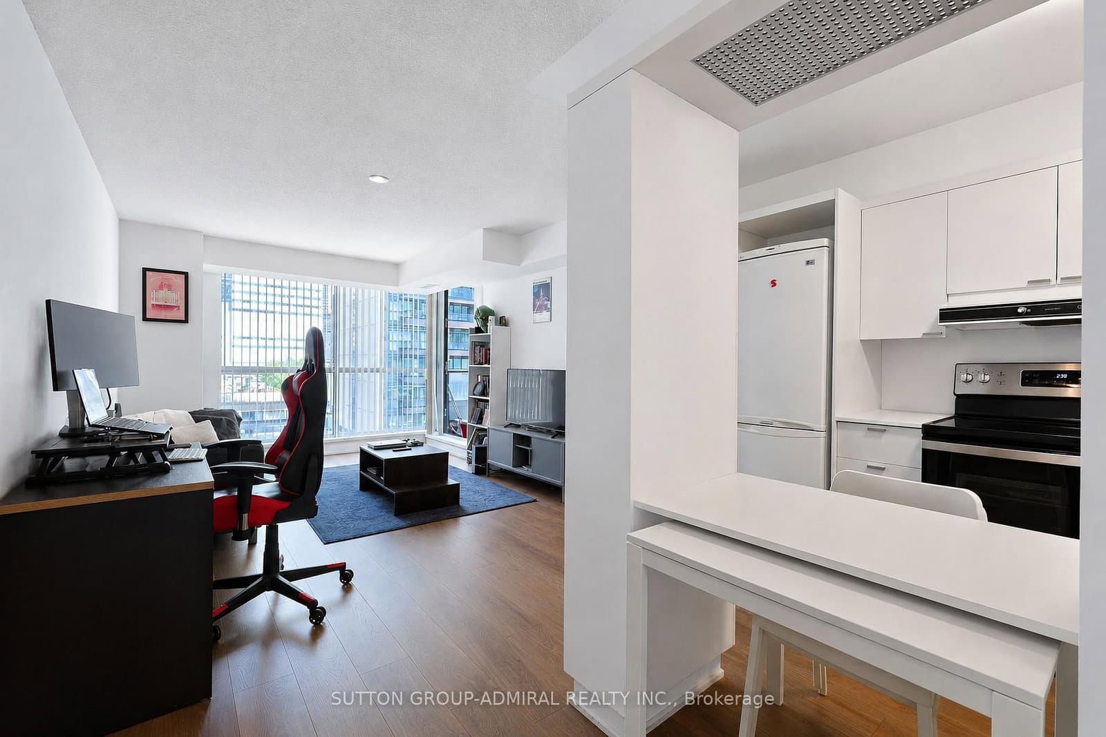 111 Elizabeth Street, Unit 905 thumbnail 6