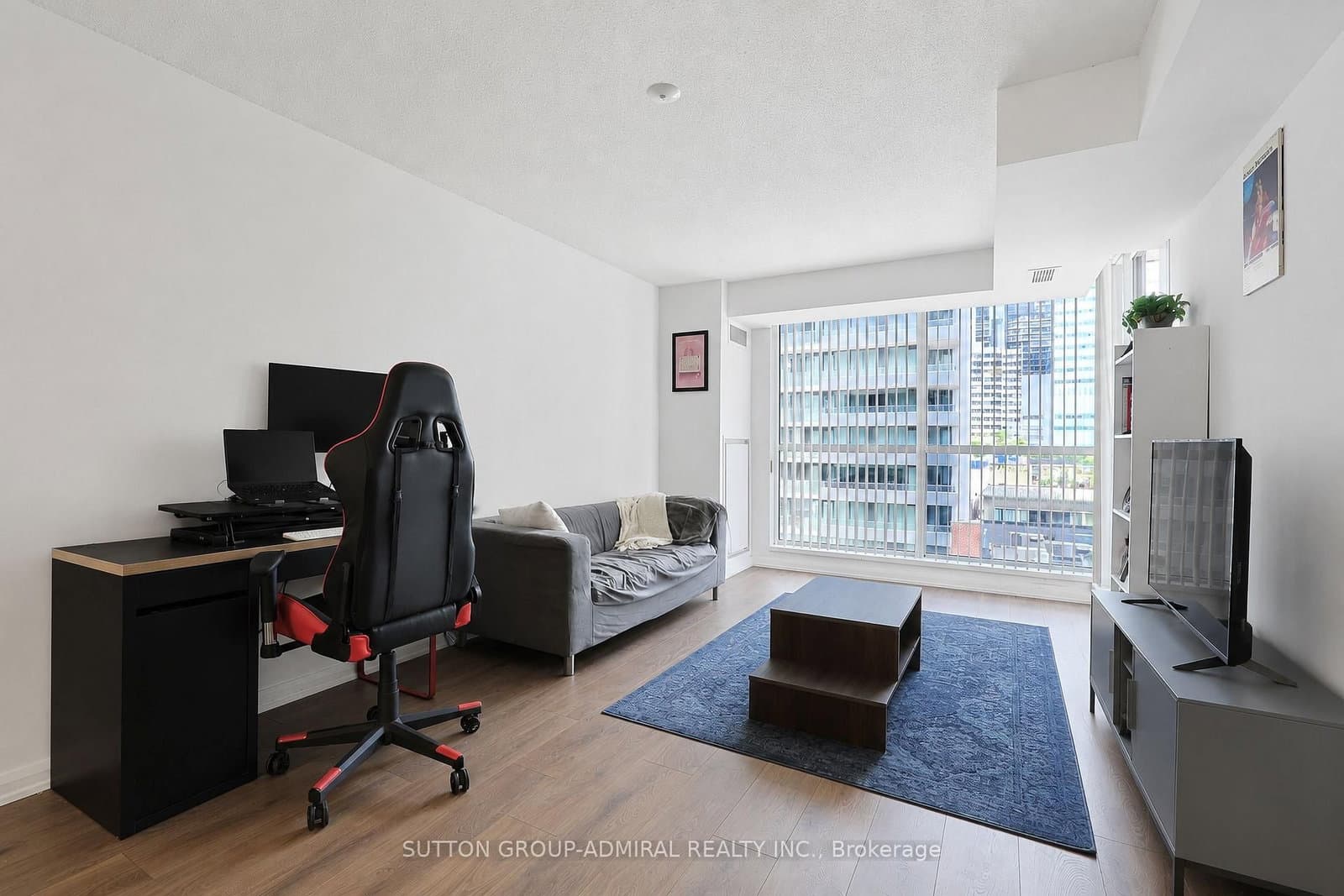 111 Elizabeth Street, Unit 905 thumbnail 9