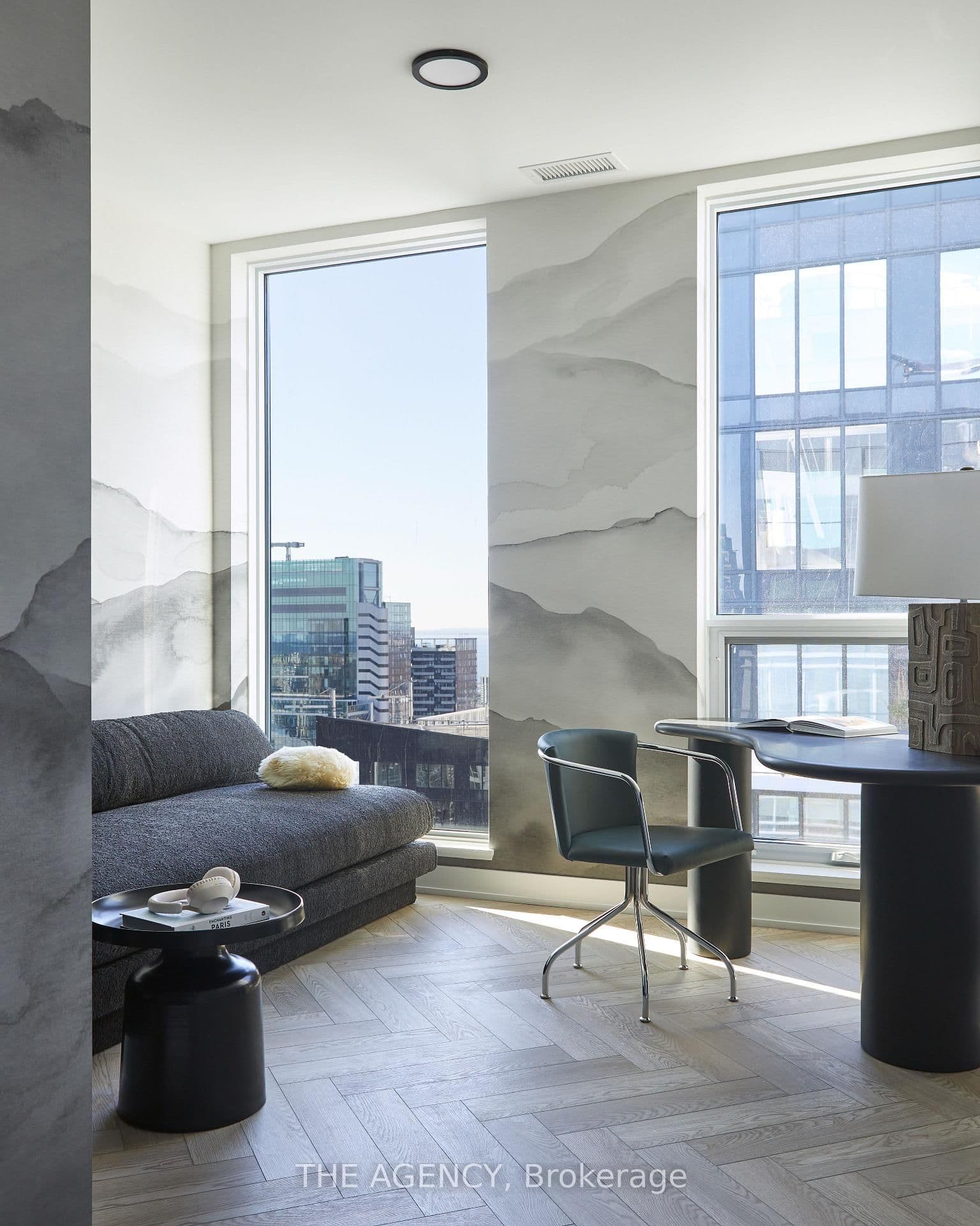 327 King Street W, Unit PH03 thumbnail 13
