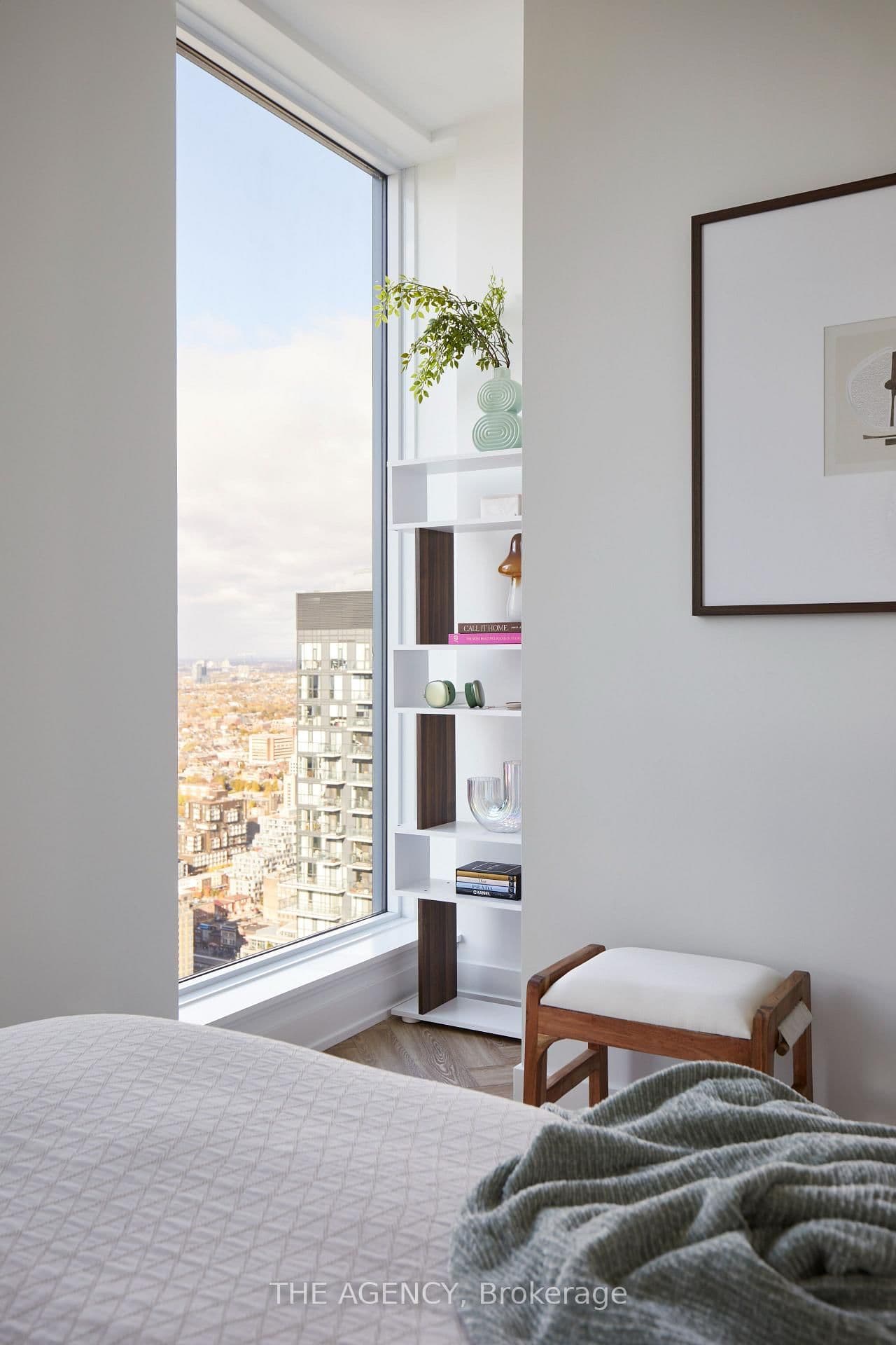 327 King Street W, Unit PH04 thumbnail 19