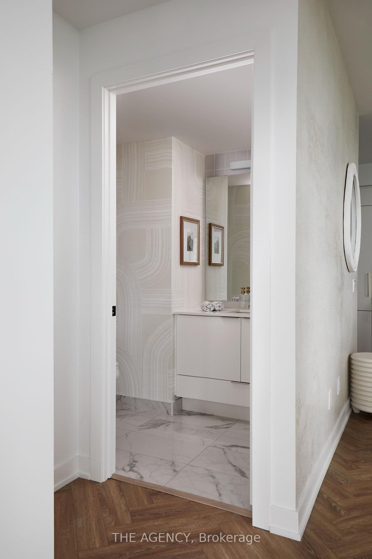 327 King Street W, Unit PH04 thumbnail 20