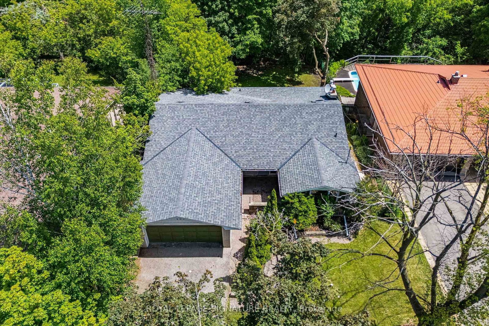 209 Burbank Drive thumbnail 10