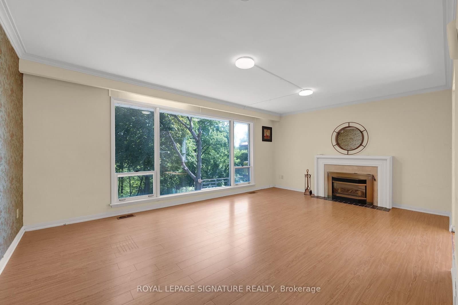 209 Burbank Drive thumbnail 12