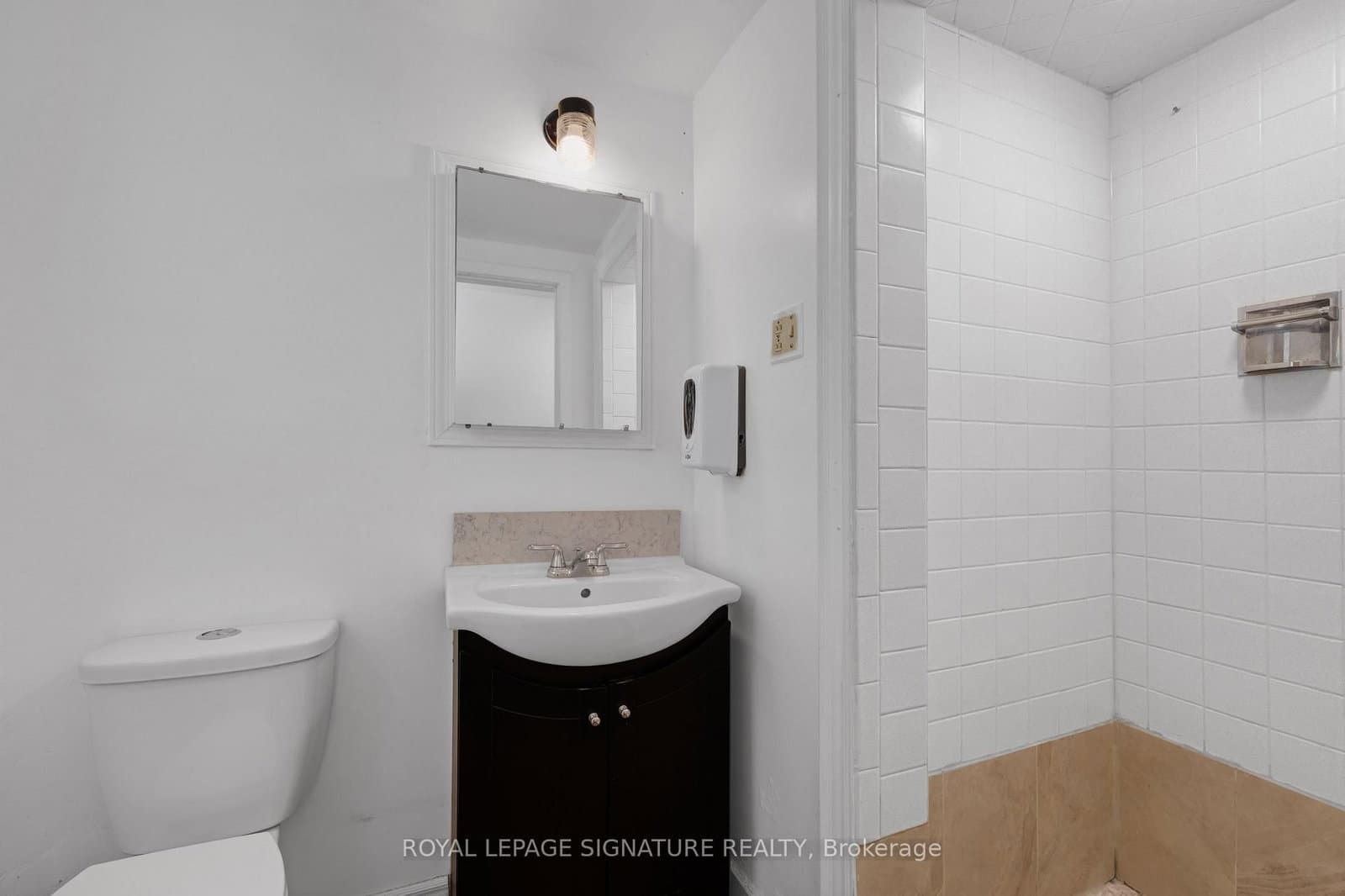 209 Burbank Drive thumbnail 25