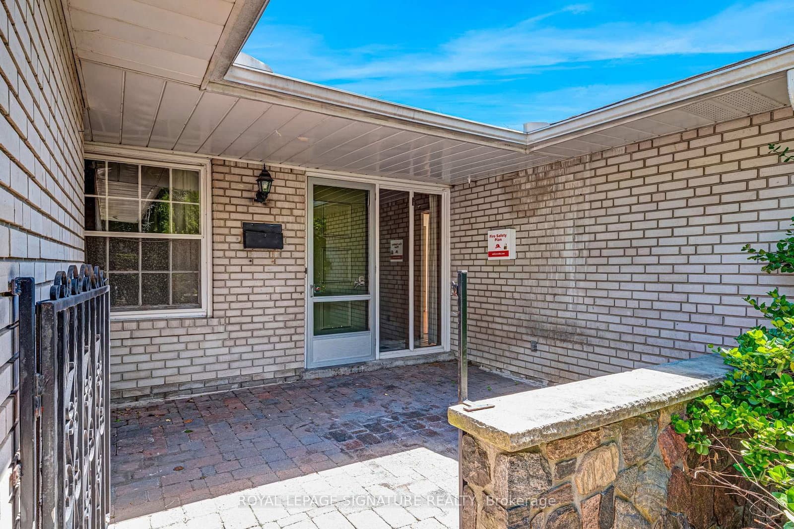 209 Burbank Drive thumbnail 9