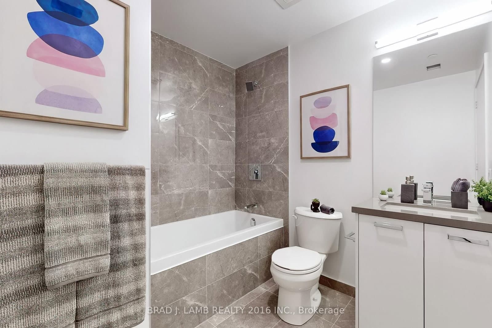 195 McCaul Street, Unit 705 thumbnail 23
