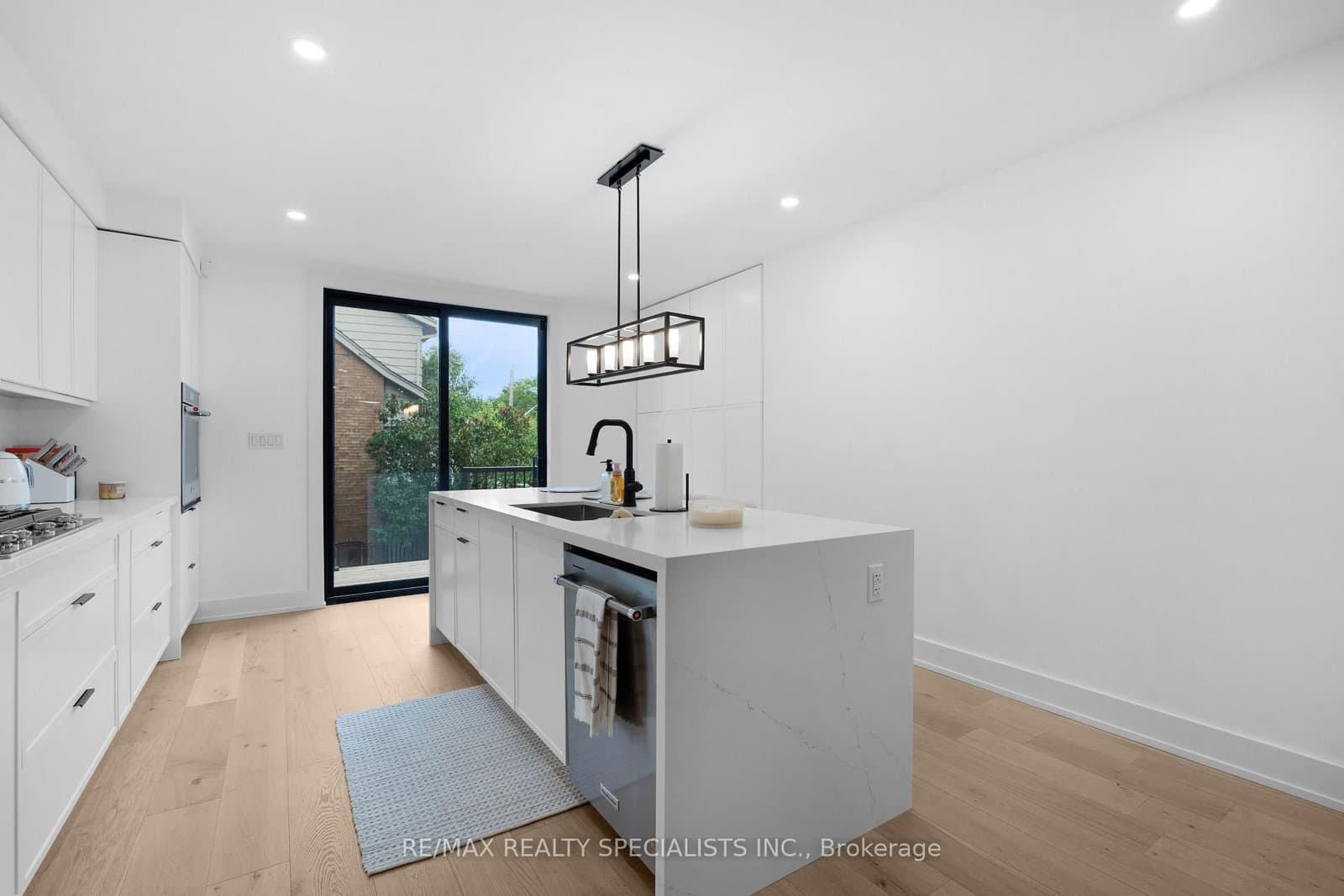 997 Mount Pleasant Road thumbnail 14