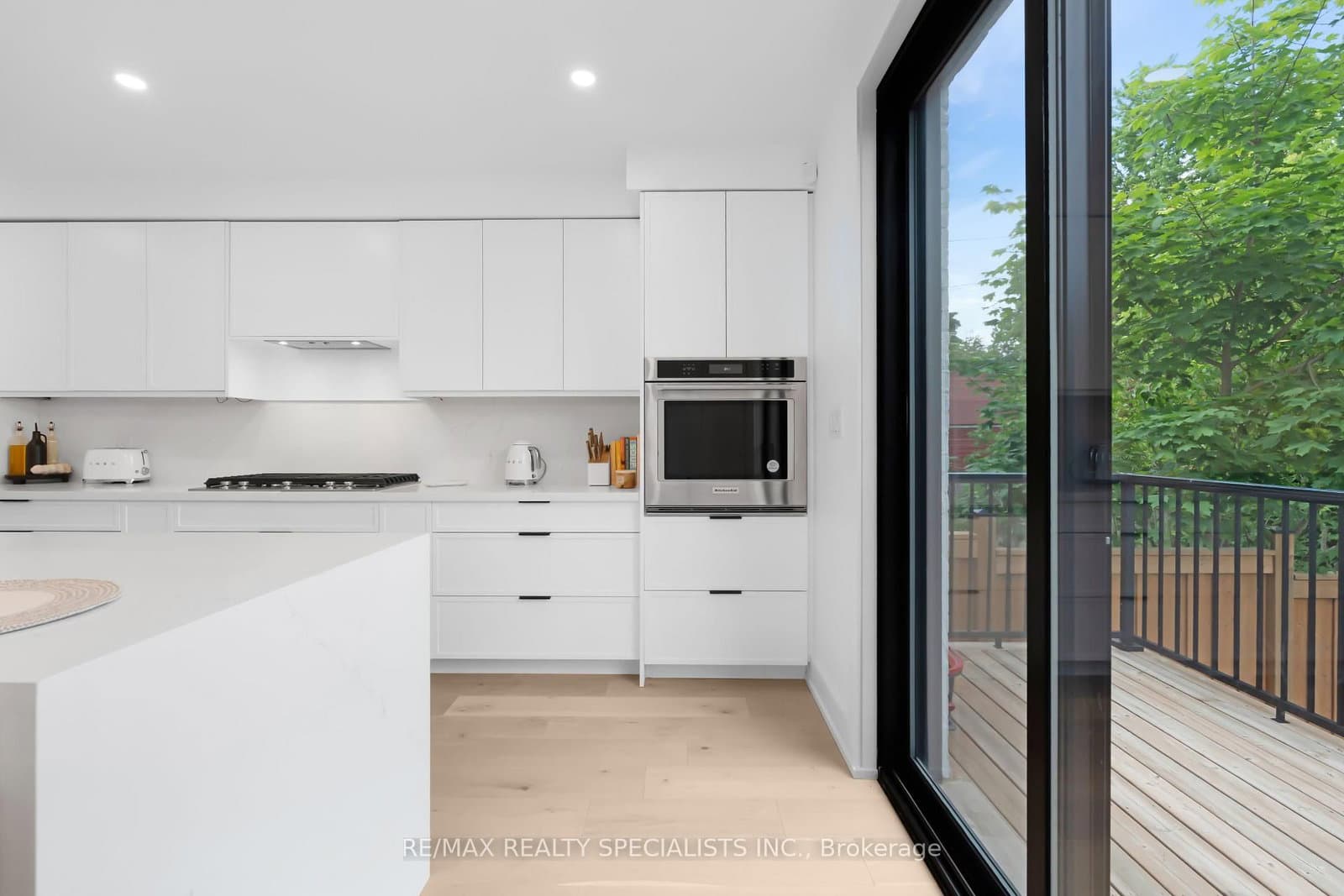 997 Mount Pleasant Road thumbnail 17