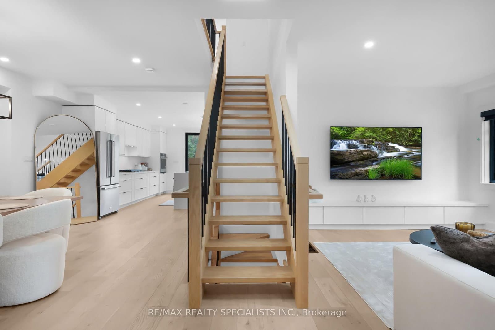 997 Mount Pleasant Road thumbnail 20