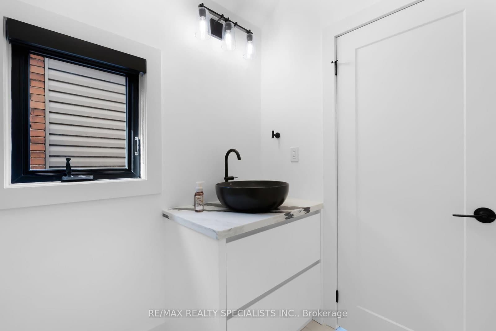 997 Mount Pleasant Road thumbnail 27