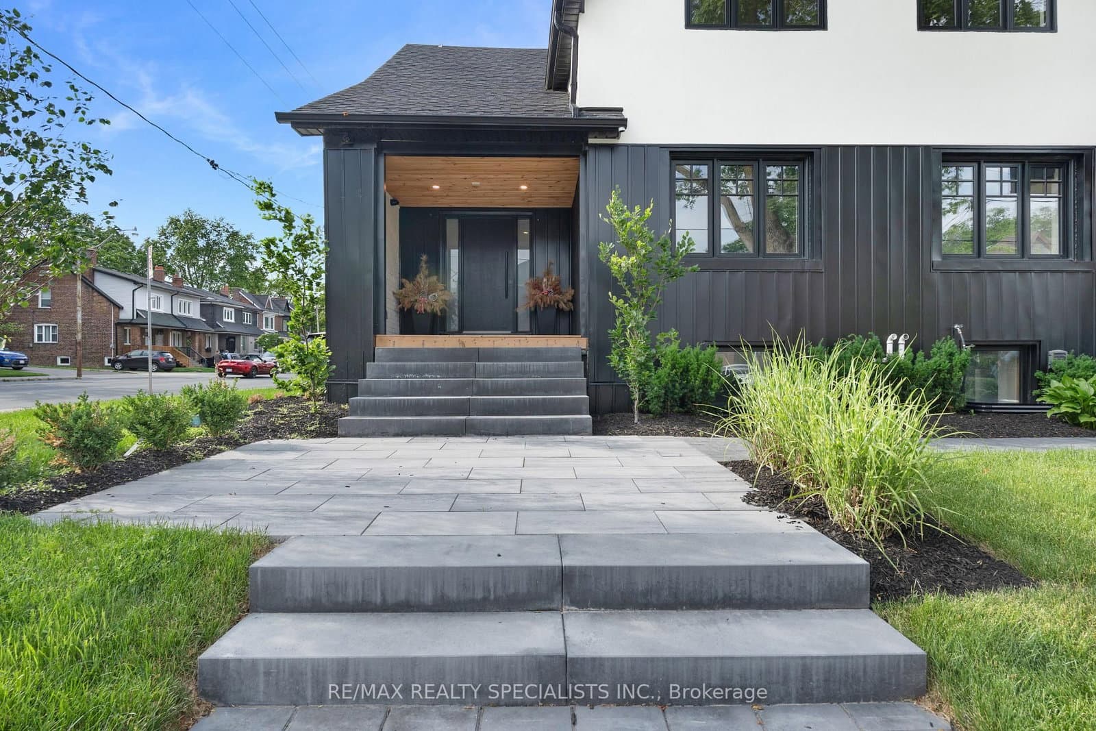 997 Mount Pleasant Road thumbnail 3