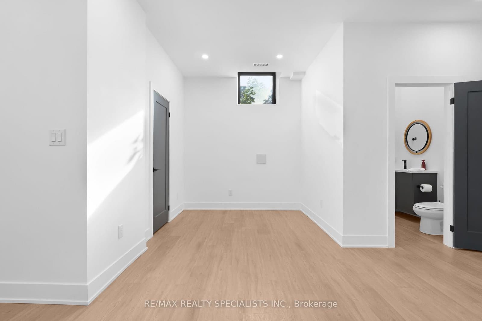 997 Mount Pleasant Road thumbnail 40