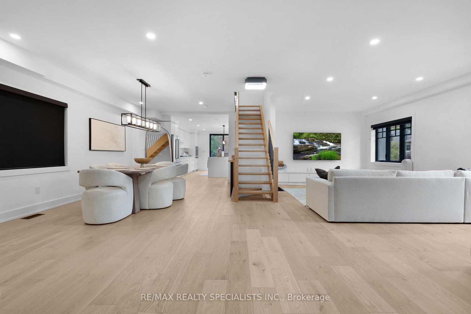 997 Mount Pleasant Road thumbnail 7