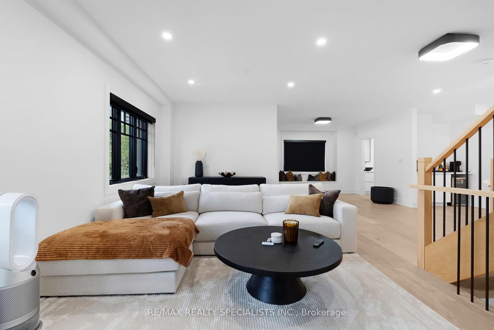997 Mount Pleasant Road thumbnail 9