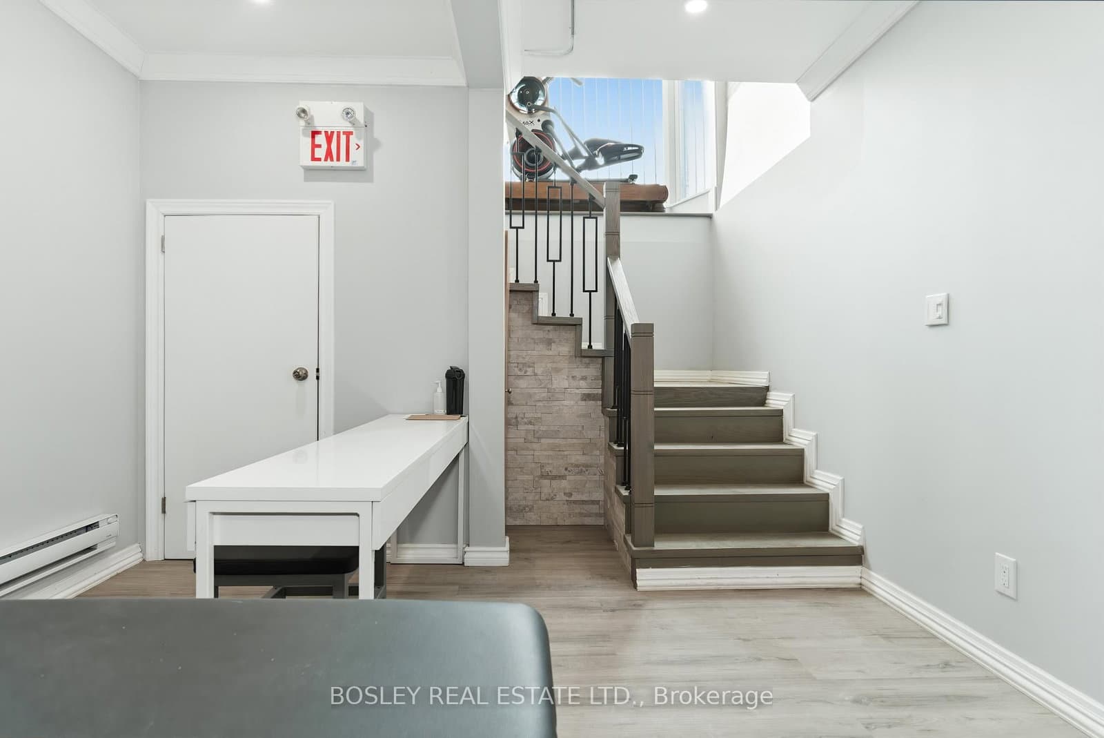 179 Queen Street E thumbnail 17