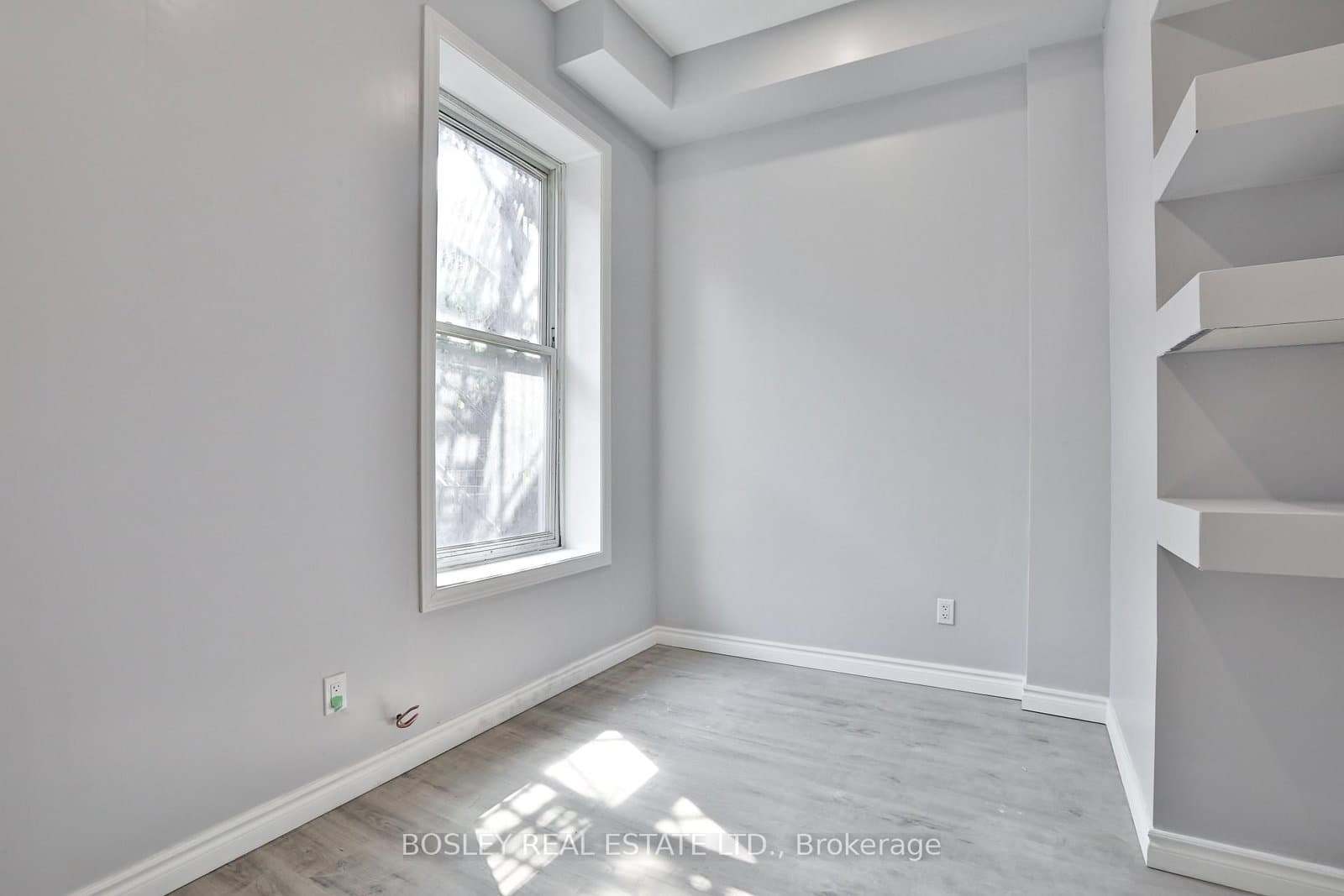 179 Queen Street E thumbnail 22