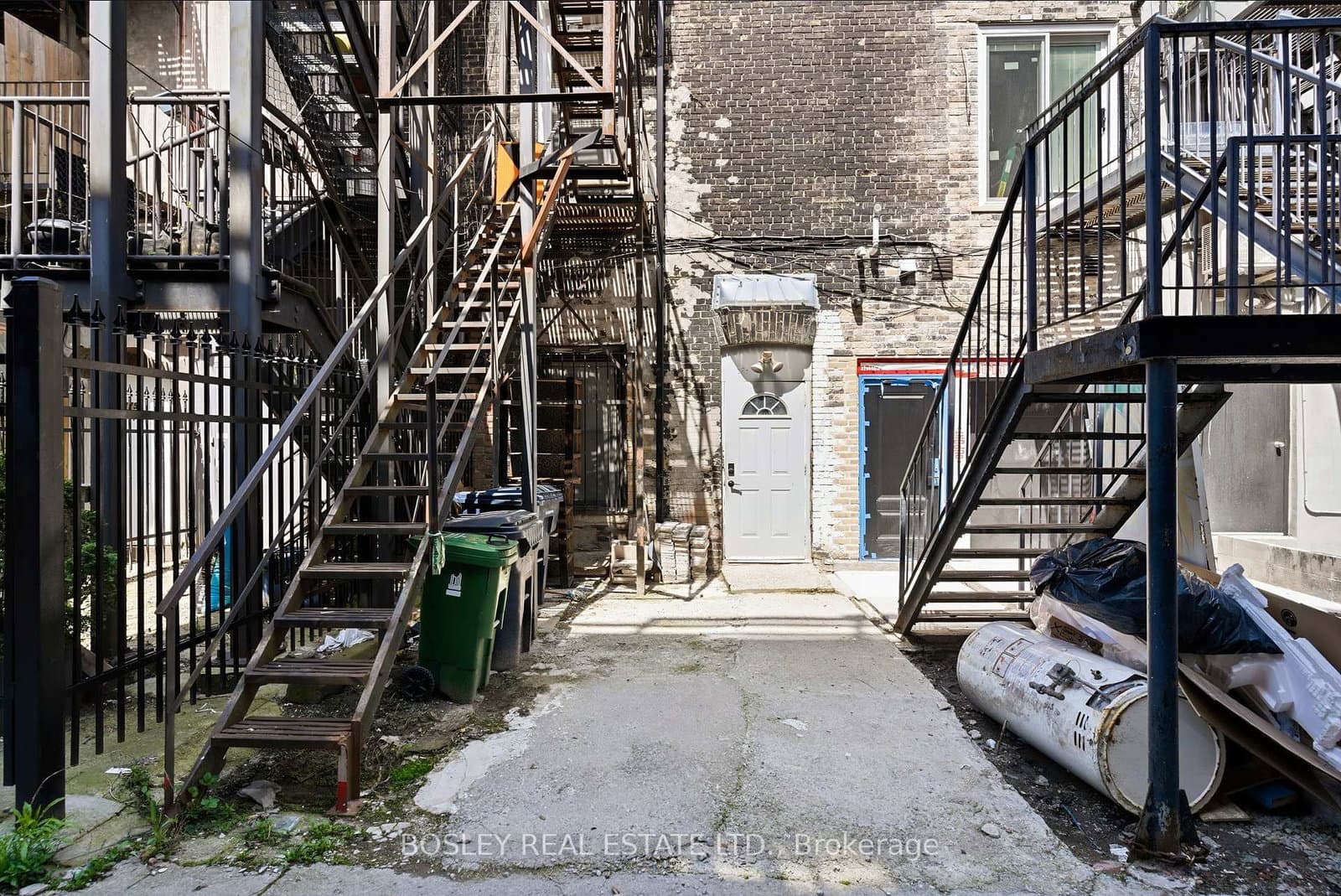 179 Queen Street E thumbnail 44