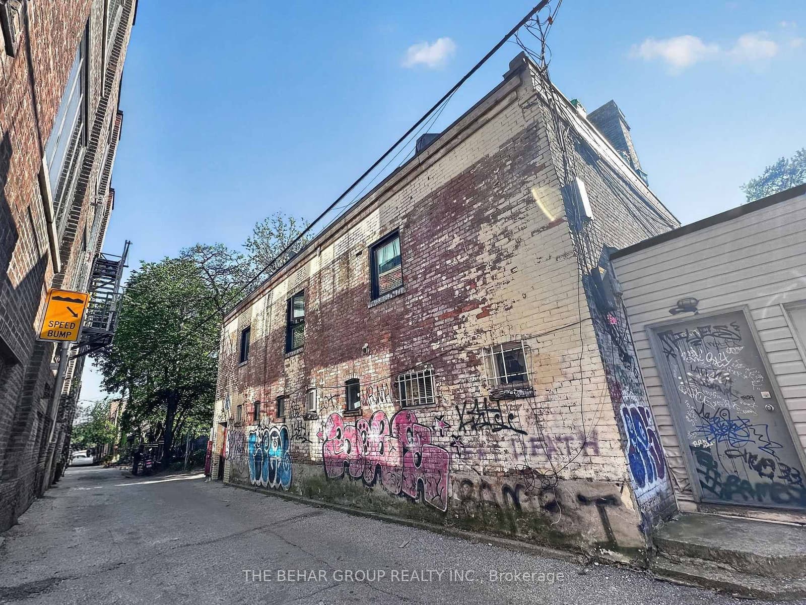 65 Bellwoods Avenue thumbnail 3