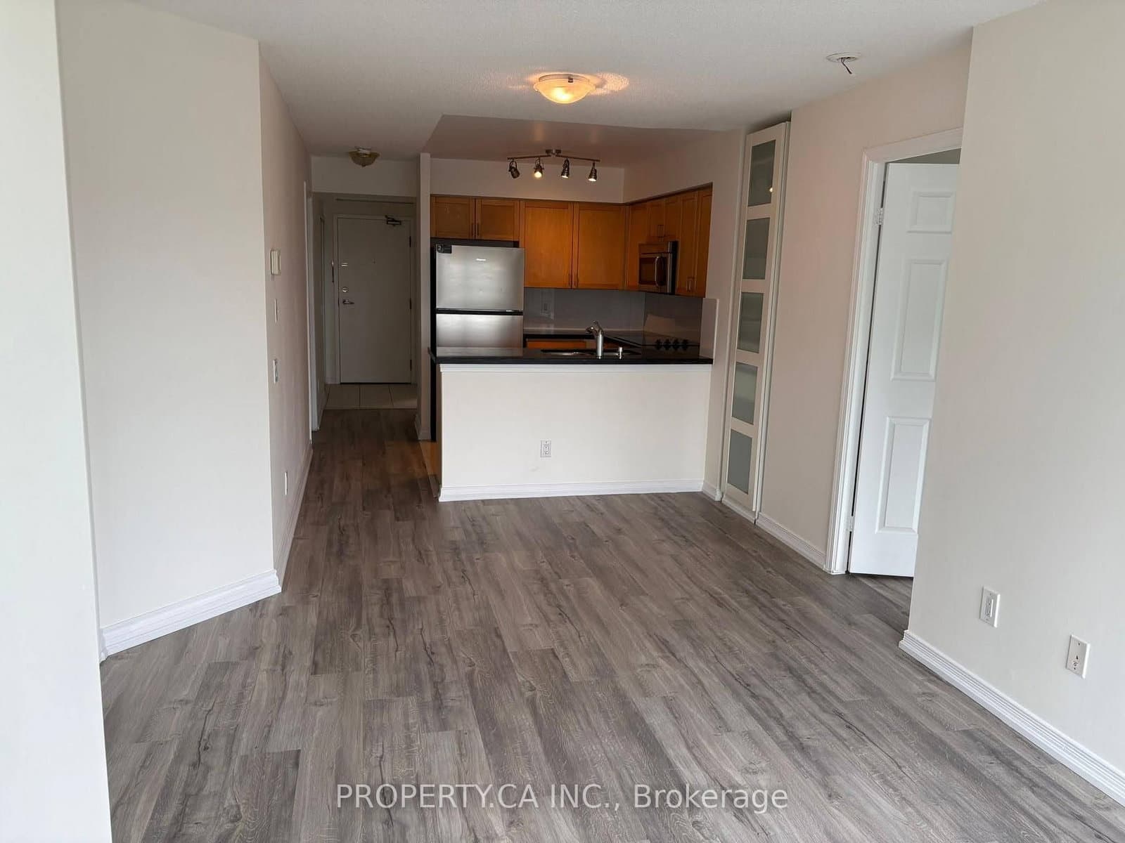 30 Harrison Garden Boulevard, Unit 1906 thumbnail 10