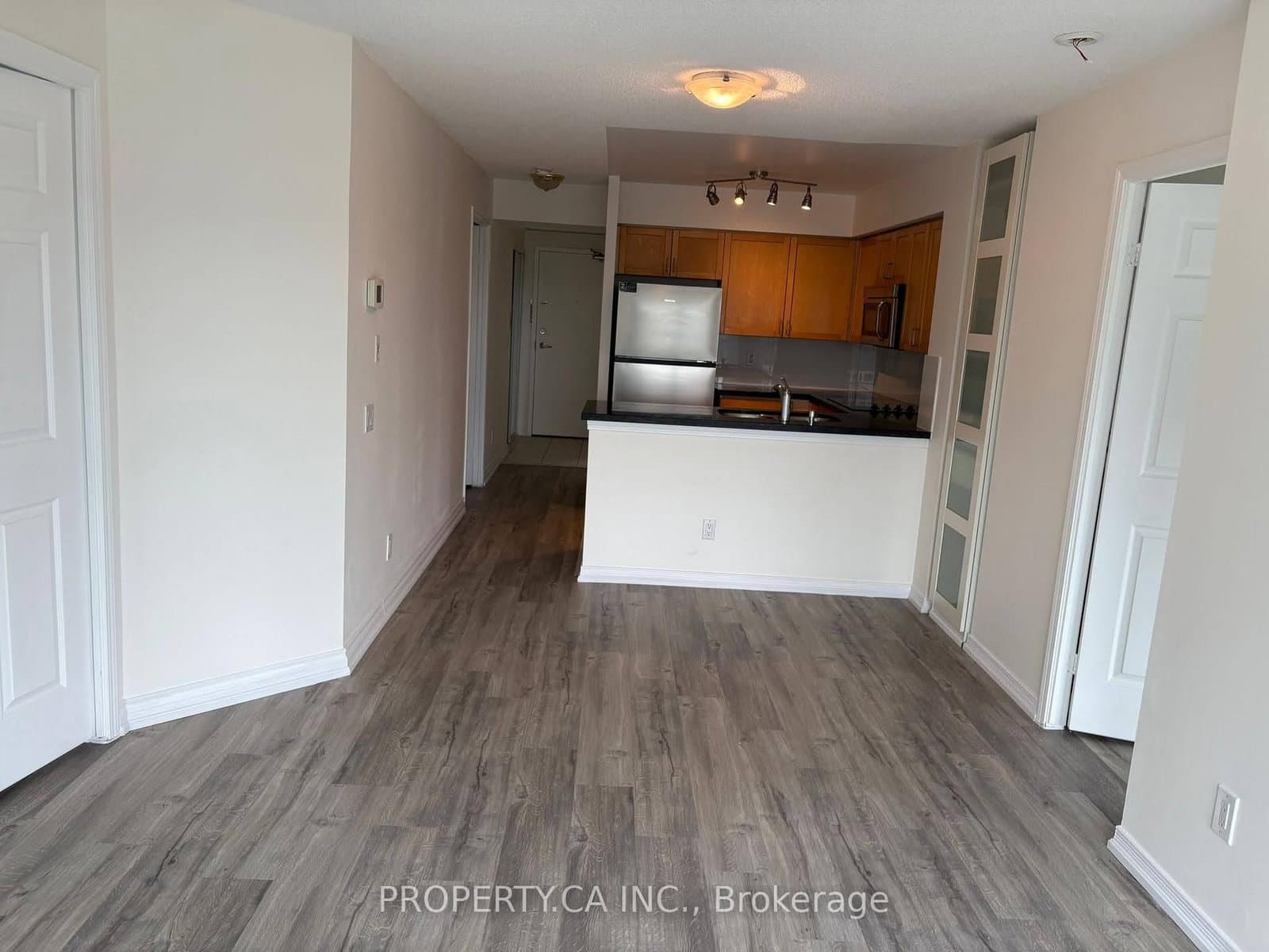 30 Harrison Garden Boulevard, Unit 1906 thumbnail 11
