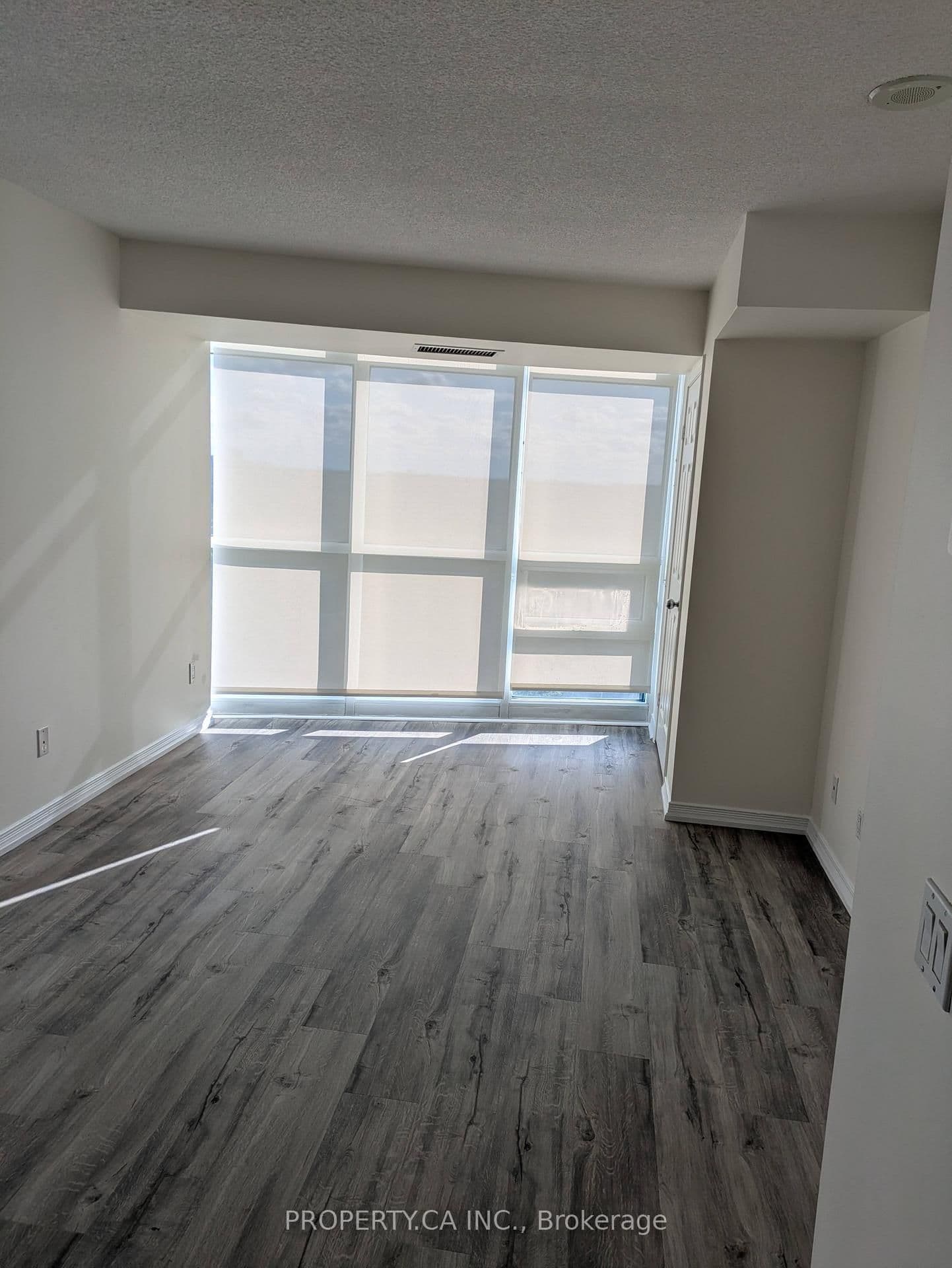 30 Harrison Garden Boulevard, Unit 1906 thumbnail 23