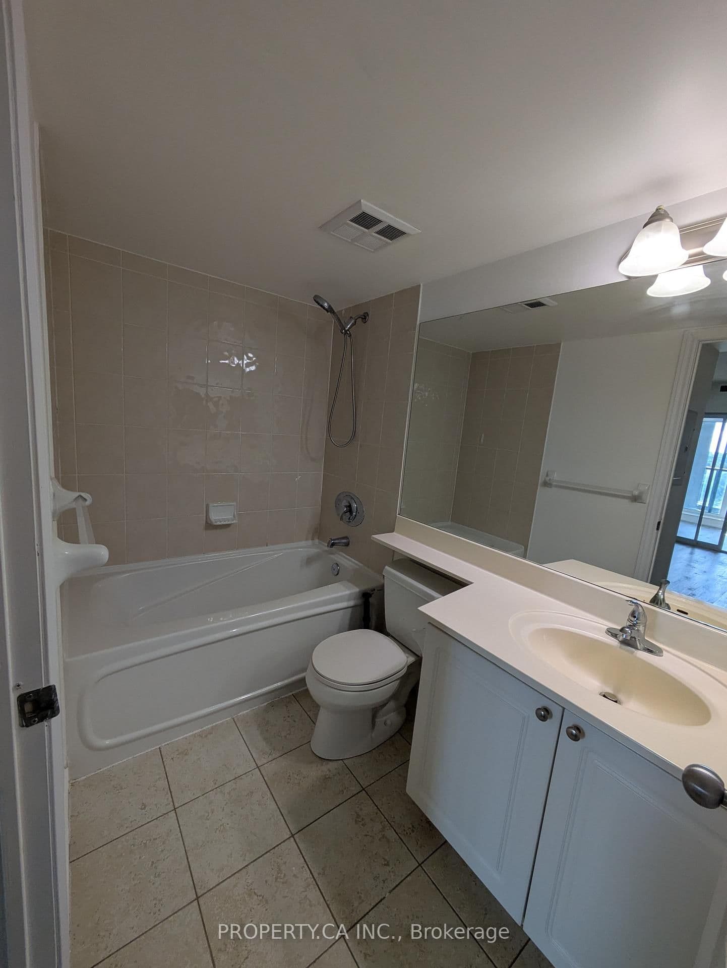 30 Harrison Garden Boulevard, Unit 1906 thumbnail 6
