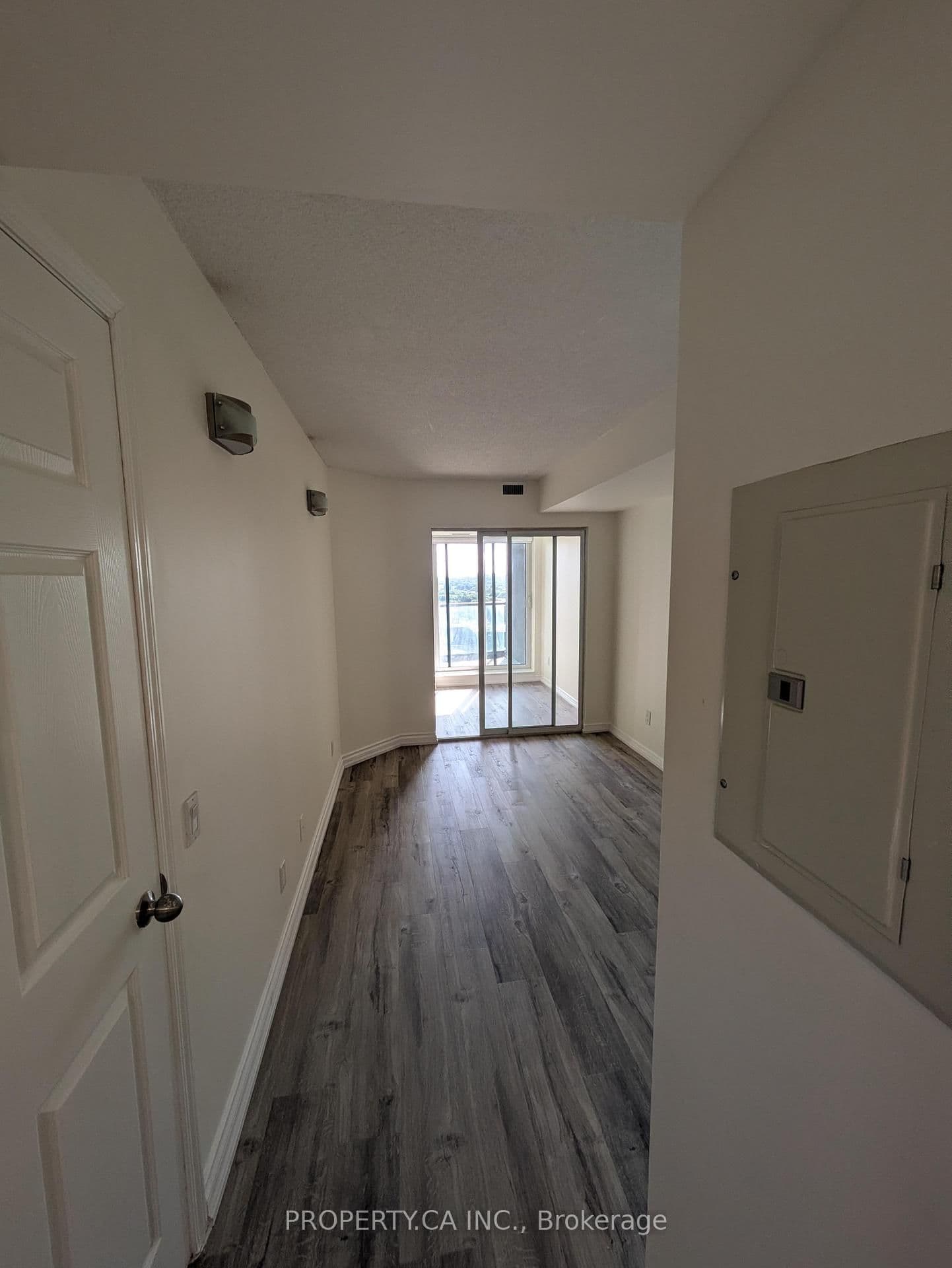 30 Harrison Garden Boulevard, Unit 1906 thumbnail 7
