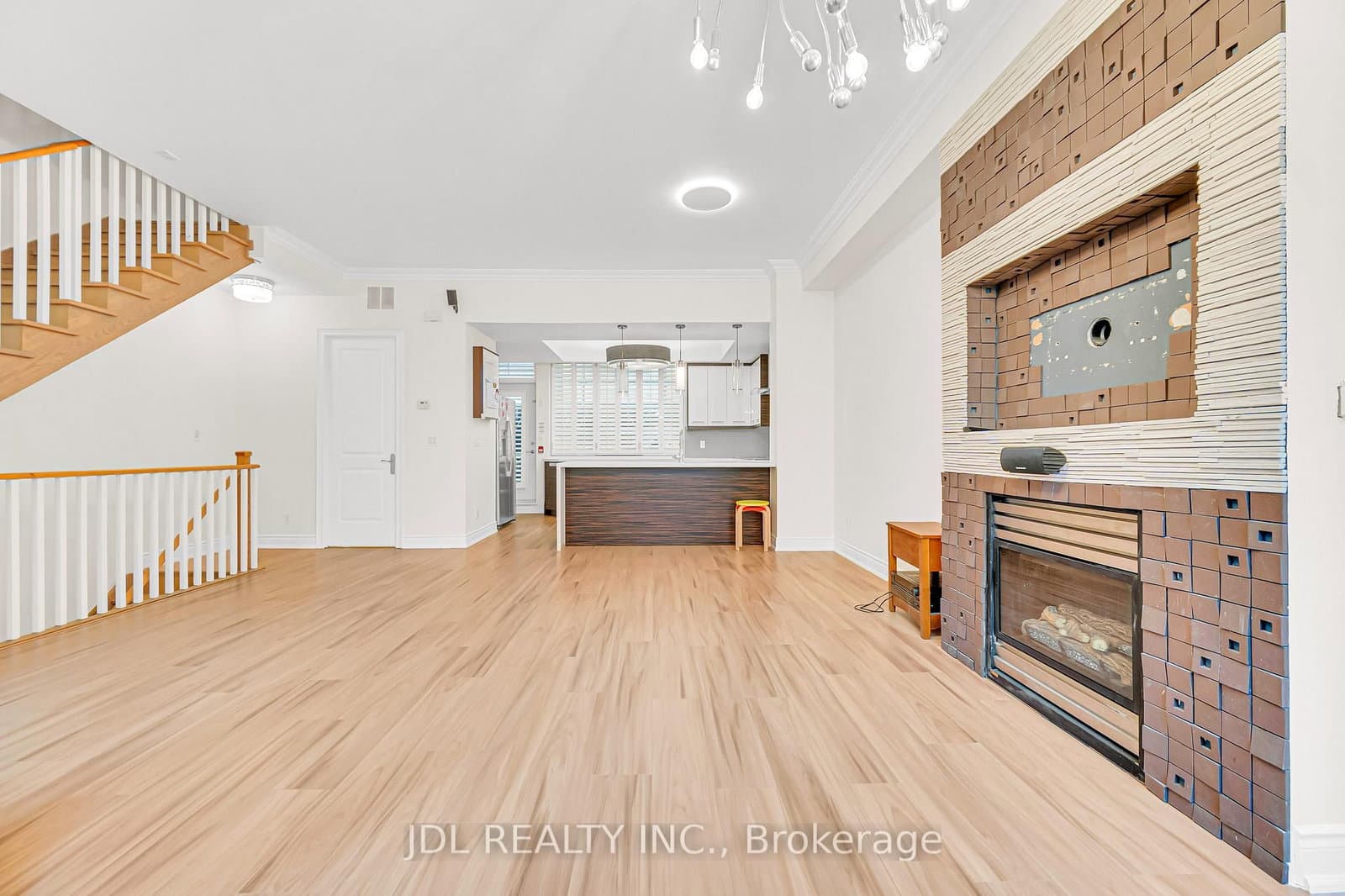 761 Bay Street, Unit TH07 thumbnail 15