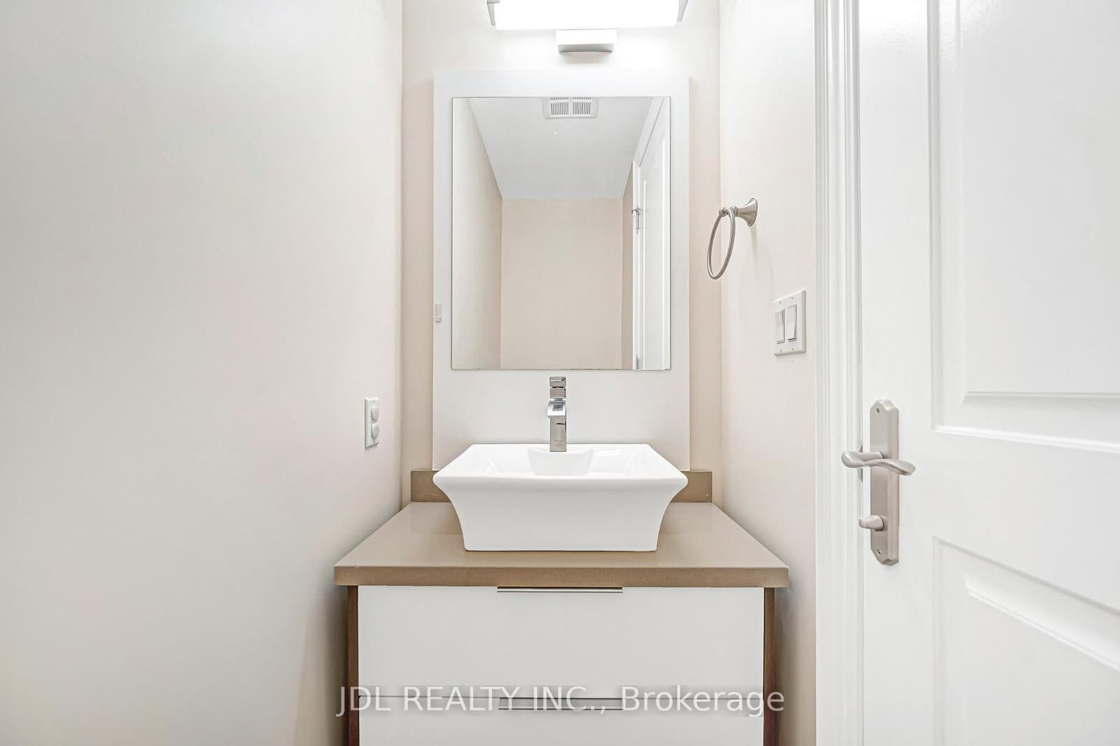 761 Bay Street, Unit TH07 thumbnail 16