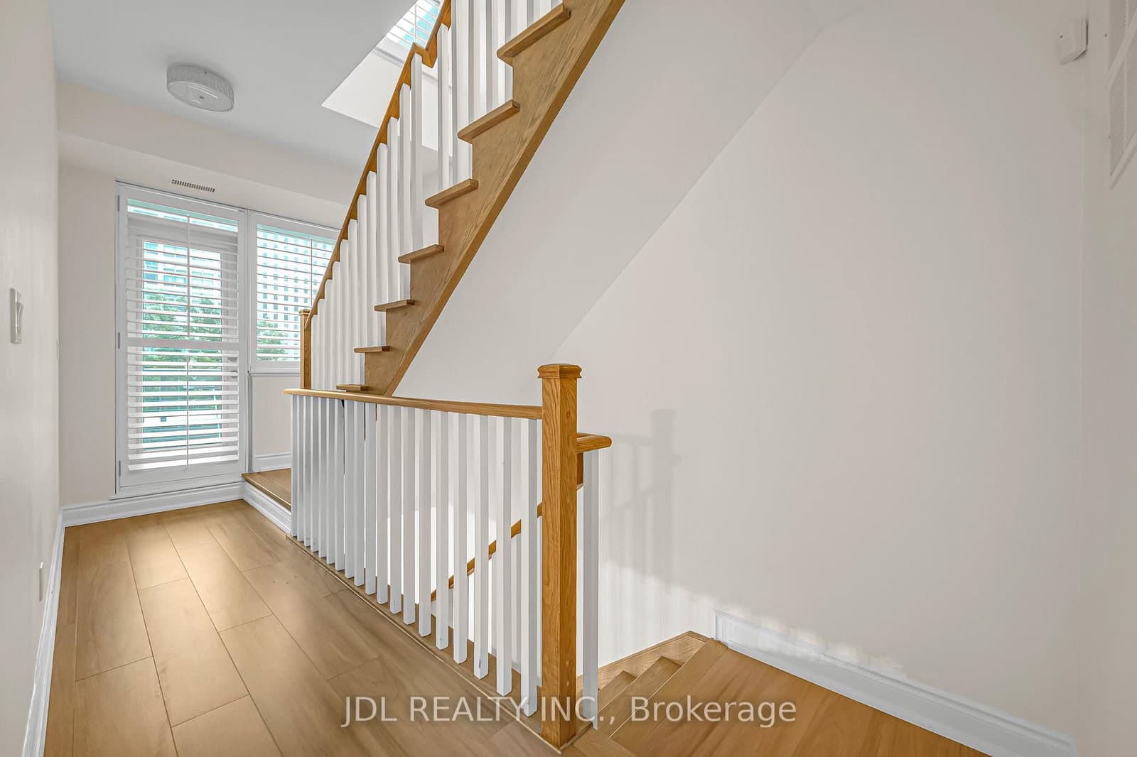 761 Bay Street, Unit TH07 thumbnail 17