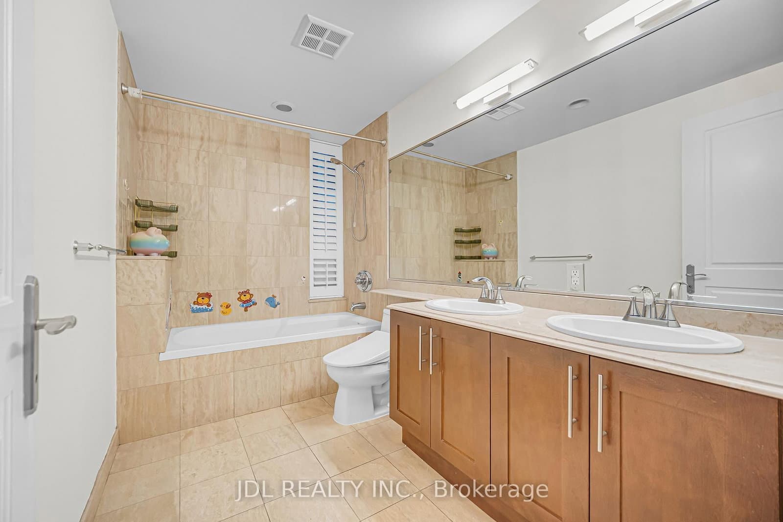 761 Bay Street, Unit TH07 thumbnail 22