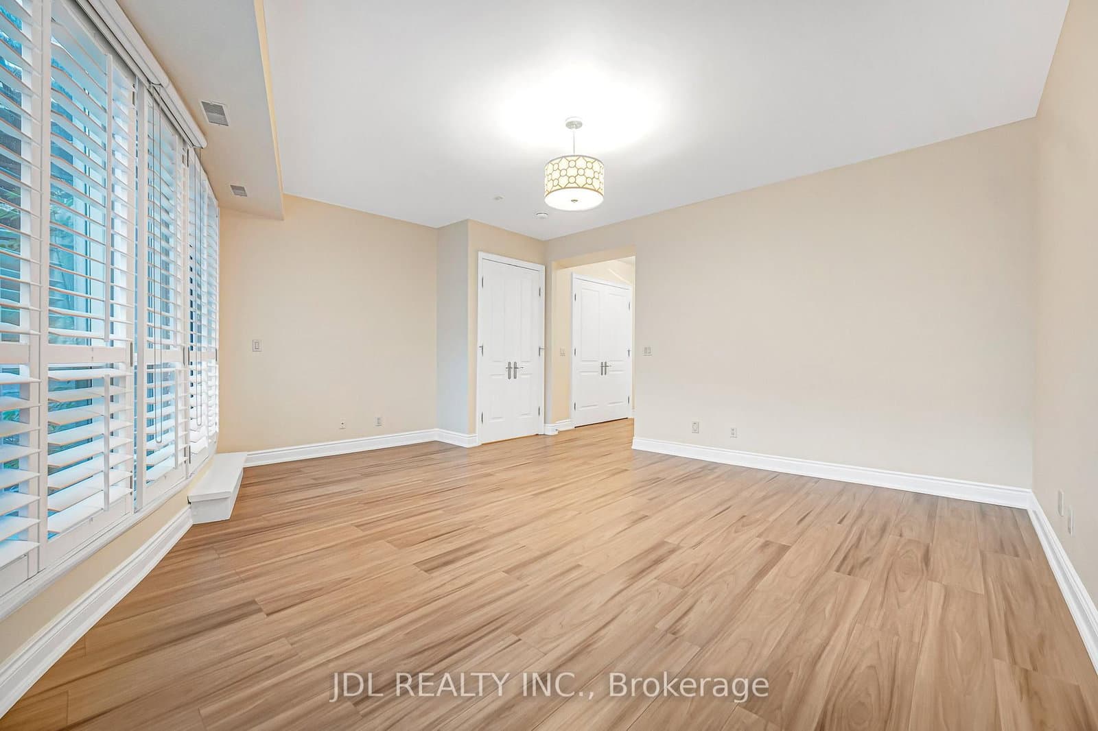761 Bay Street, Unit TH07 thumbnail 28