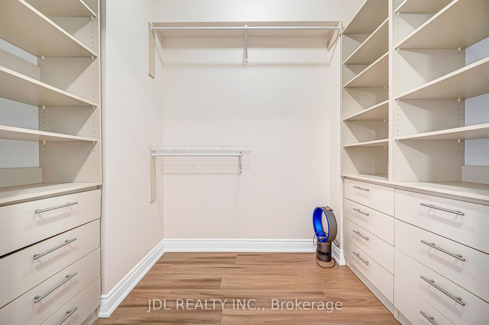761 Bay Street, Unit TH07 thumbnail 29